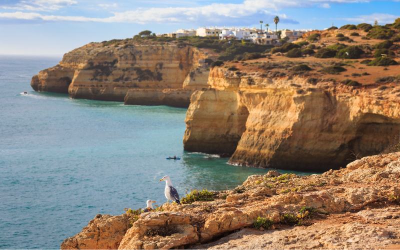 Investir no Algarve - Grutas de Benagil